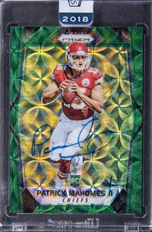 2018 Panini Honors Recollection Collection Green Scope Prizm #323 Patrick Mahomes II Signed "2017 Prizm #269 Rookie Card" (#2/3) - Panini Sealed